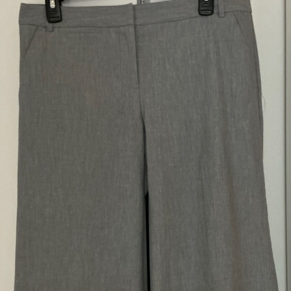 The Limited Y2K Cassidy Fit  women’s cuffed gray gaucho pant  size 8 - Picture 2 of 8